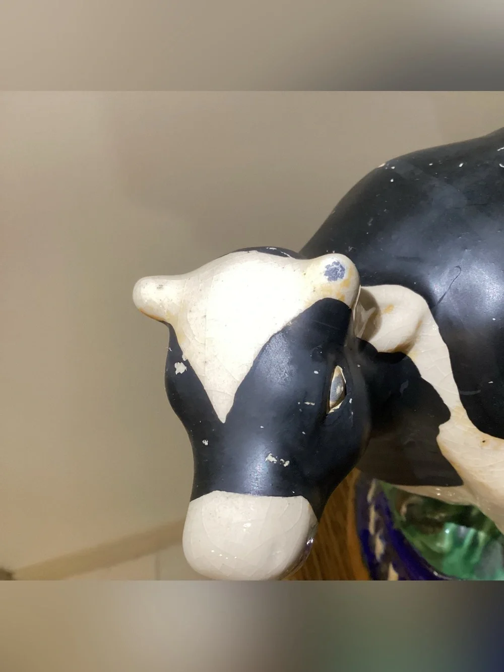 Vintage Majolica Style Large Ceramic Cow - Picture 5 of 5